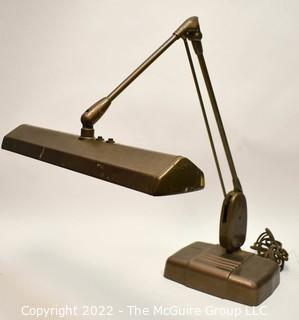 Vintage 1950s Mid-Century Modern (MCM) Industrial Dazor Floating Articulated Desk Lamp