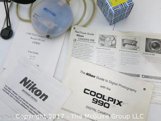 Nikon Coolpix 990; with Quantaray QTB-7500A flash; and Nikon AS-E900 Multi-Flash Adapter for E900S