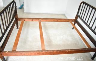 Antique Jenny Lind Full Sized Spindle Wood Bed Frame. Includes headboard, foot board, side rails and wood slats.  Some spindles are loose. (53"W x 79"L x 42 1/2"T.  0067LW