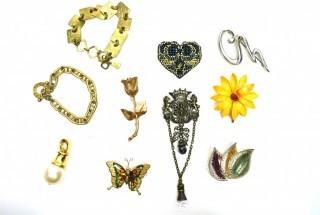 Group Of Vintage Brooches.