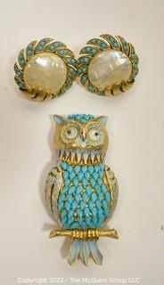 Vintage Florenza Costume Enamel Painted Owl Brooch with Googly Eyes and Coordinating Trifari Clip On Earrings. 0094CC