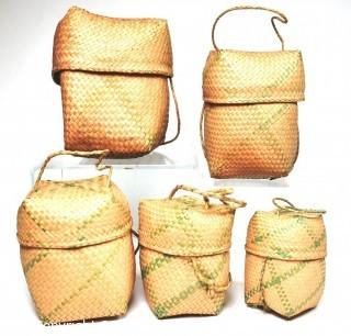 Set of (5) Native American Nesting Baskets Woven with Green Stripe, Lids and Handles. 