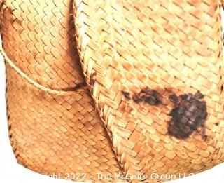 Set of (5) Native American Nesting Baskets Woven with Green Stripe, Lids and Handles. 