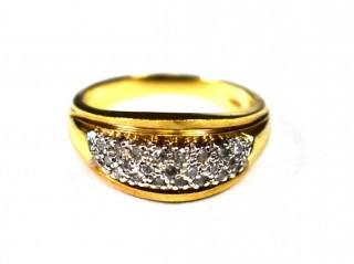 14 Kt Yellow Gold with Pave Diamond Ring.  Weighs 5.4g total.   