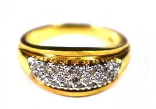 14 Kt Yellow Gold with Pave Diamond Ring.  Weighs 5.4g total.   