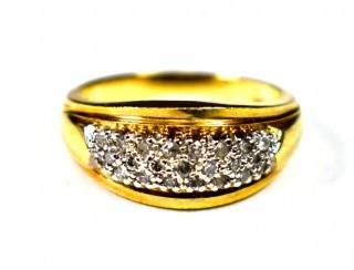 14 Kt Yellow Gold with Pave Diamond Ring.  Weighs 5.4g total.   