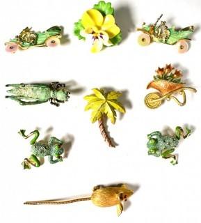 Collection of Vintage Enamel Painted Brooches or Pins. 