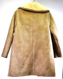 Women's Eddie Bauer Shearling Fur Coat  Size 18. 