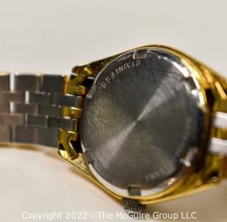 Vintage Wittnauer Men's Swiss Made Gold Tone 11 Diamonds Quartz Calendar Watch With Date Window at 3 o'clock. Working 