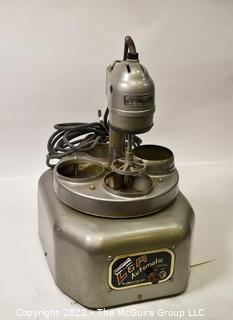 L & R Automatic Watch Cleaning Machine; SN# 55069 Model A. With Manual. Powers up, lifts and blades rotate.  Cleaning basket is not included. {Note: Description altered 4-7-22 @ 5:24pm ET} 