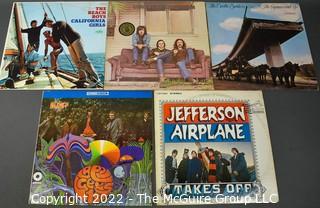 Five (5) 33.3 LP Vinyl Records Including The Beach Boys, Crosby Stills & Nash, he Doobie Brothers, The Bee Gees and Jefferson Airplane. 