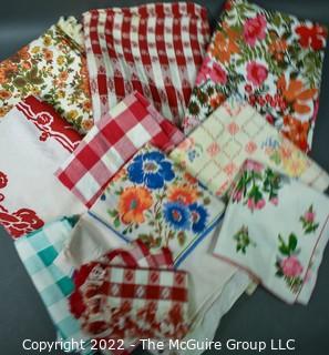 Group of Vintage Table Linens and Cloths. 