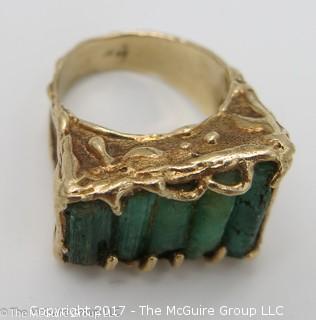 Emerald ring set in 14k yellow gold; 7g - #1195