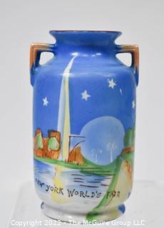 Vintage 1939 Porcelain New York Worlds Fair Double Handle Vase Made In Japan.  5" tall.