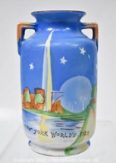 Vintage 1939 Porcelain New York Worlds Fair Double Handle Vase Made In Japan.  5" tall.