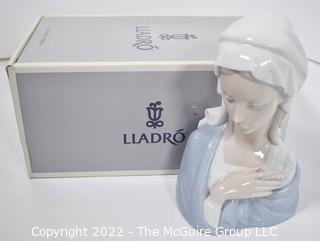 Lladro Spain Large Porcelain Madonna Figure with Box.  8.75" High x 5.50" Wide.