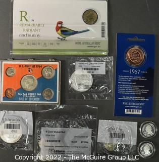 Coins: Grouping of collectible coins including 1964 NY World's Fair Mint Set