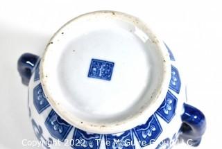 Blue & White Chinese Porcelain Ginger Jar with Chop Mark. Measures 8"T