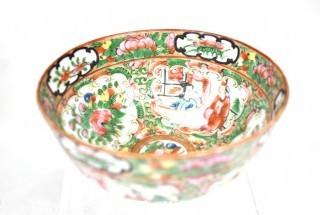 Small Hand Painted Chinese Famille Rose Medallion Bowl.  5" diameter. 