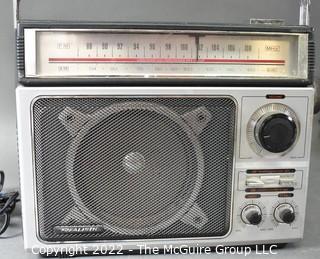 Vintage Realistic Model 12-650 AM/FM Radio 