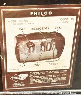 Early Philco Radio.  Missing knob.  Untested. 