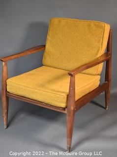 Vintage Mid Century Modern Walnut Spindle Back Armchair Made By Tell City Chair Company, Indiana . 