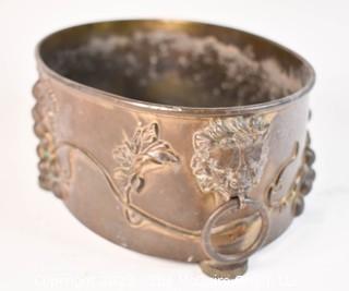 Pairpoint Mfg Co. Ornate Repousse Quadruple Silver Plated Footed Bowl