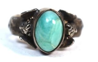 Vintage Silver and Turquoise Ring with Figural Sides. 