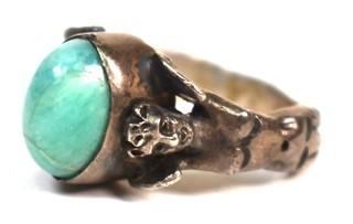 Vintage Silver and Turquoise Ring with Figural Sides. 