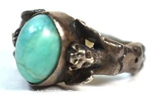 Vintage Silver and Turquoise Ring with Figural Sides. 