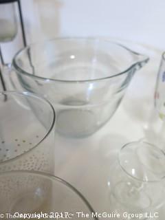 Assorted glassware 