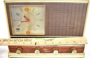 Mid Century Arvin Electric Transistor AM/FM Clock Radio 