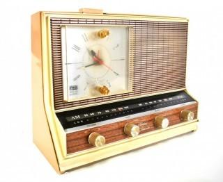 Mid Century Arvin Electric Transistor AM/FM Clock Radio 