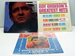 Vinyl record LP albums:   Selection of male country titles: Johnny Cash, Roy Orbison, Charlei Pride (sealed)