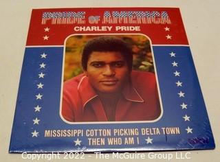 Vinyl record LP albums:   Selection of male country titles: Johnny Cash, Roy Orbison, Charlei Pride (sealed)