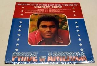 Vinyl record LP albums:   Selection of male country titles: Johnny Cash, Roy Orbison, Charlei Pride (sealed)