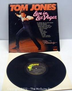 Vinyl record LP albums:   Selection of pop titles: Tom Jones and Donna Summers (w/poster)