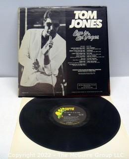 Vinyl record LP albums:   Selection of pop titles: Tom Jones and Donna Summers (w/poster)