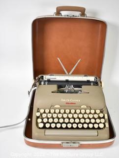 Portable Smith Corona Electric Typewriter in Case