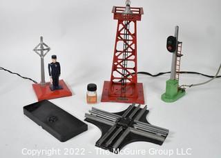 Vintage Lionel Model Train Railroad Equipment including Beacon and Crossing Light. 