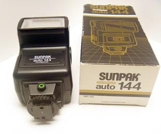 Sunpack Auto 144 flash attachment in box