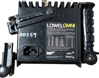 Lowell Omni spot light set-up case with lights and stands (WAS 103CM)