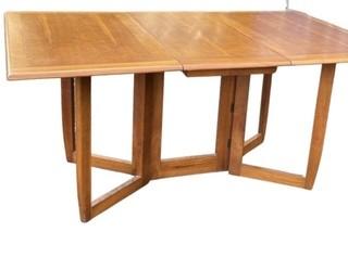 40 x 66 x 30"T Mid-Century Modern Gate Leg Dining Table.