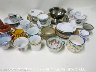 Assortment including European porcelain and ceramics  