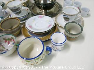 Assortment including European porcelain and ceramics  