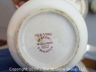 Eclectic collection of china including numerous Wedgwood pieces including Gettysburg College collector plate  