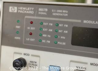 HP 8657B 100 kHz to 2060 MHz Synthesized Signal Generator