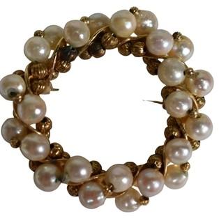 Fresh Water Pearls in Gold Beaded Circle Surround Brooch