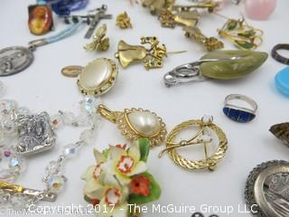 Assortment of costume jewelry #1456