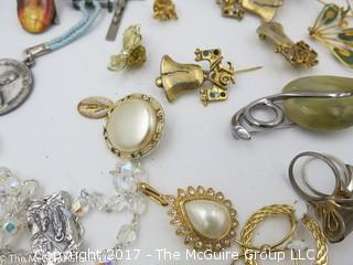 Assortment of costume jewelry #1456